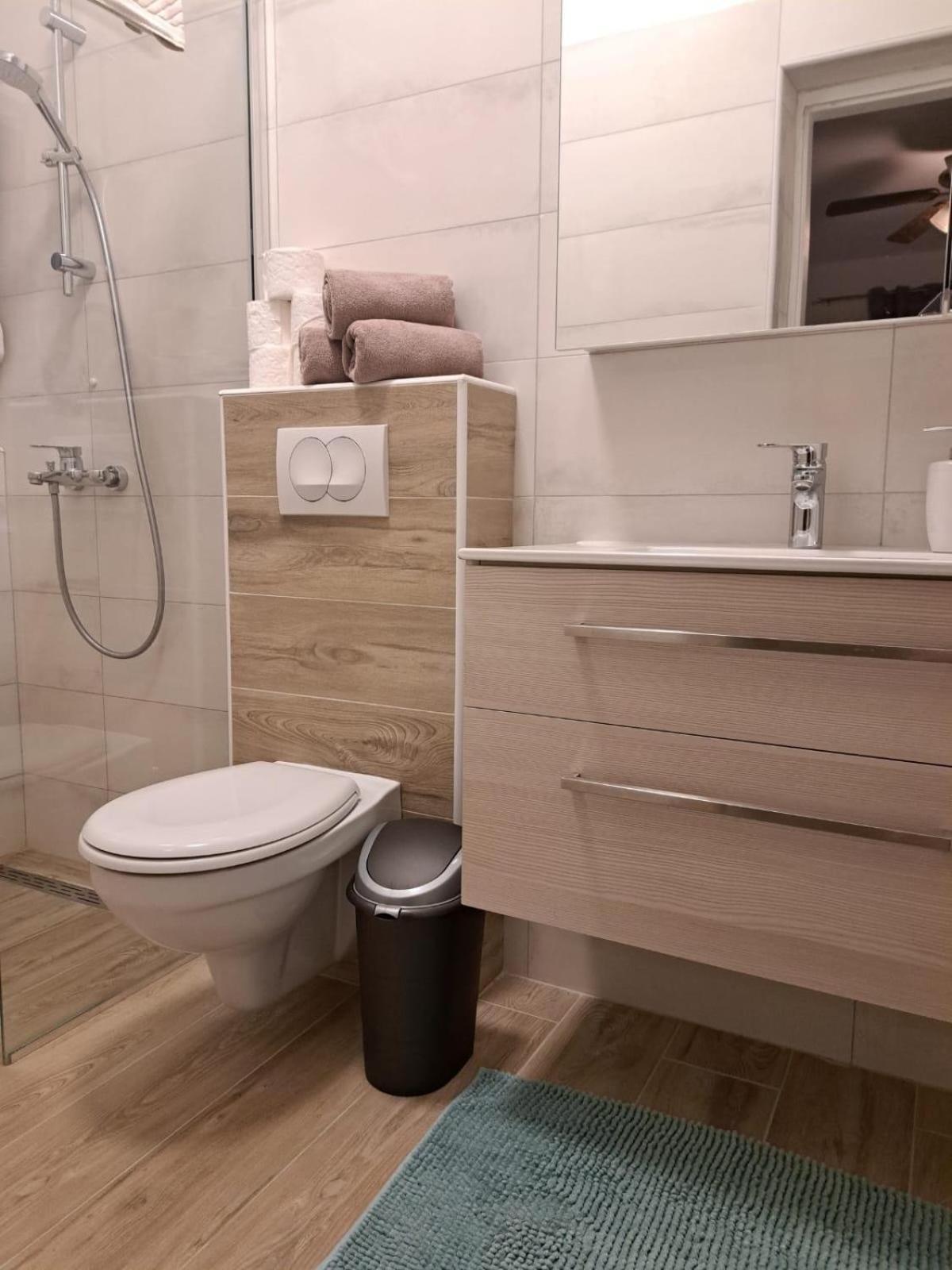 Apartments By The Sea Turanj, Biograd - 364 외부 사진
